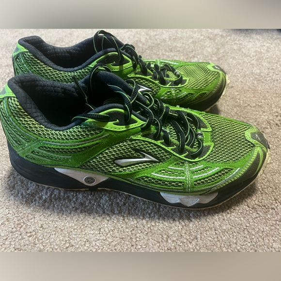 Brooks Green Athletic Shoes - Picture 5 of 5